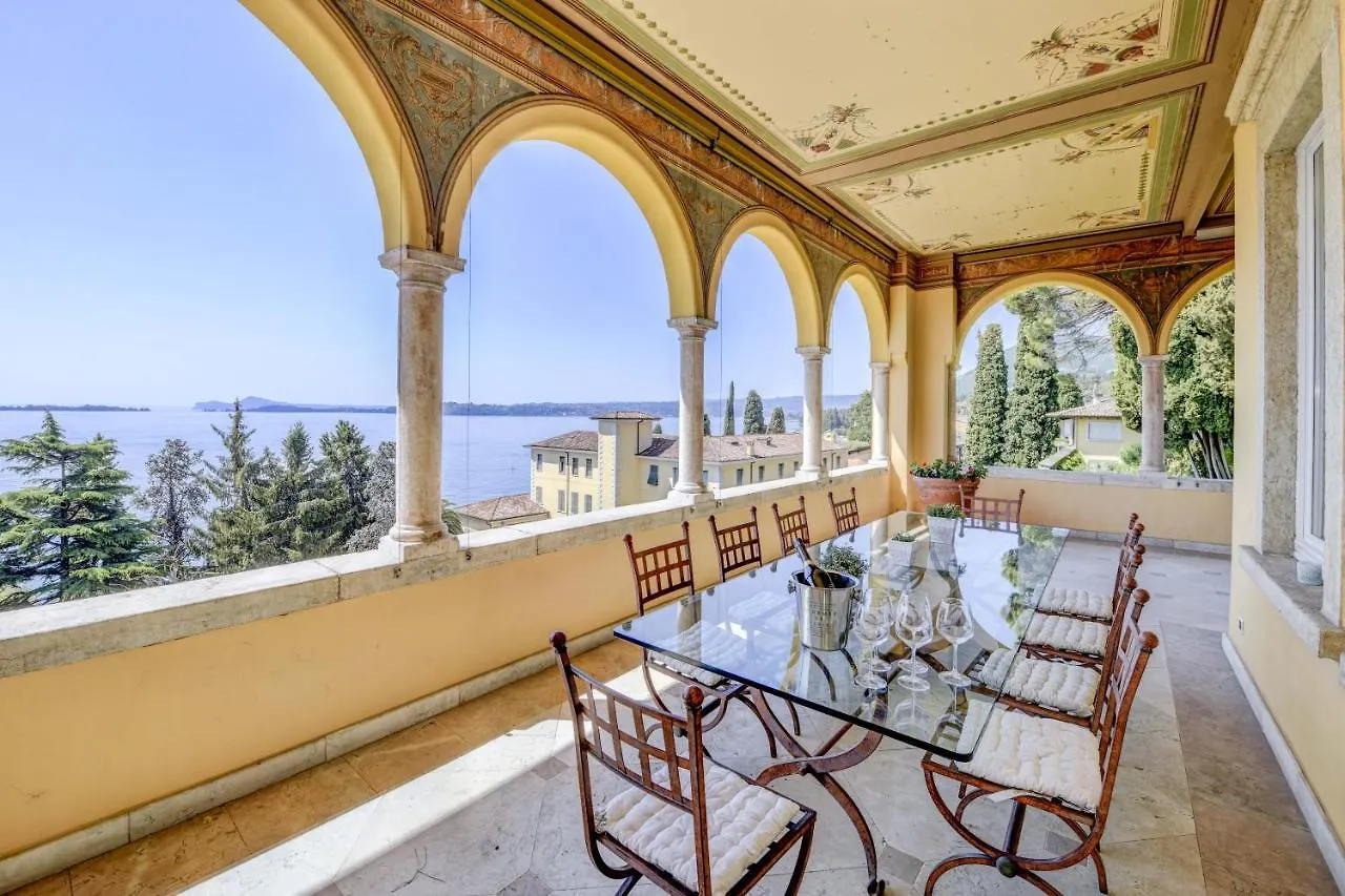 Appartamento La Romantica - Lussuoso Appartamento In Villa Con Vista Lago Gardone Riviera